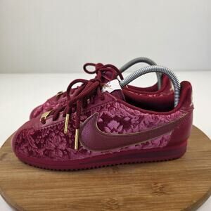 Nike Cortez Shoes Womens Size 8 Red Velvet AV8205-600 Floral Gold Lace Rare